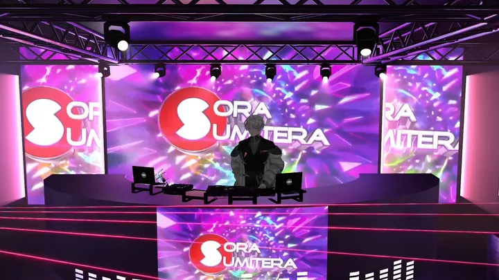 SORA SUMITERA’s avatar behind the decks on a VRChat stage, with his red logo on the LED walls and magenta lighting.